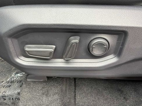 New 2026 Toyota Tundra SR5 image 8