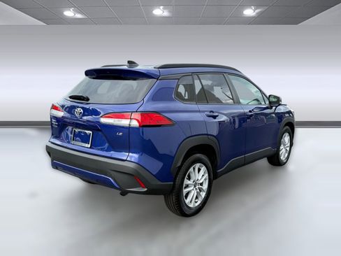 Used 2025 Toyota Corolla Cross LE image 9