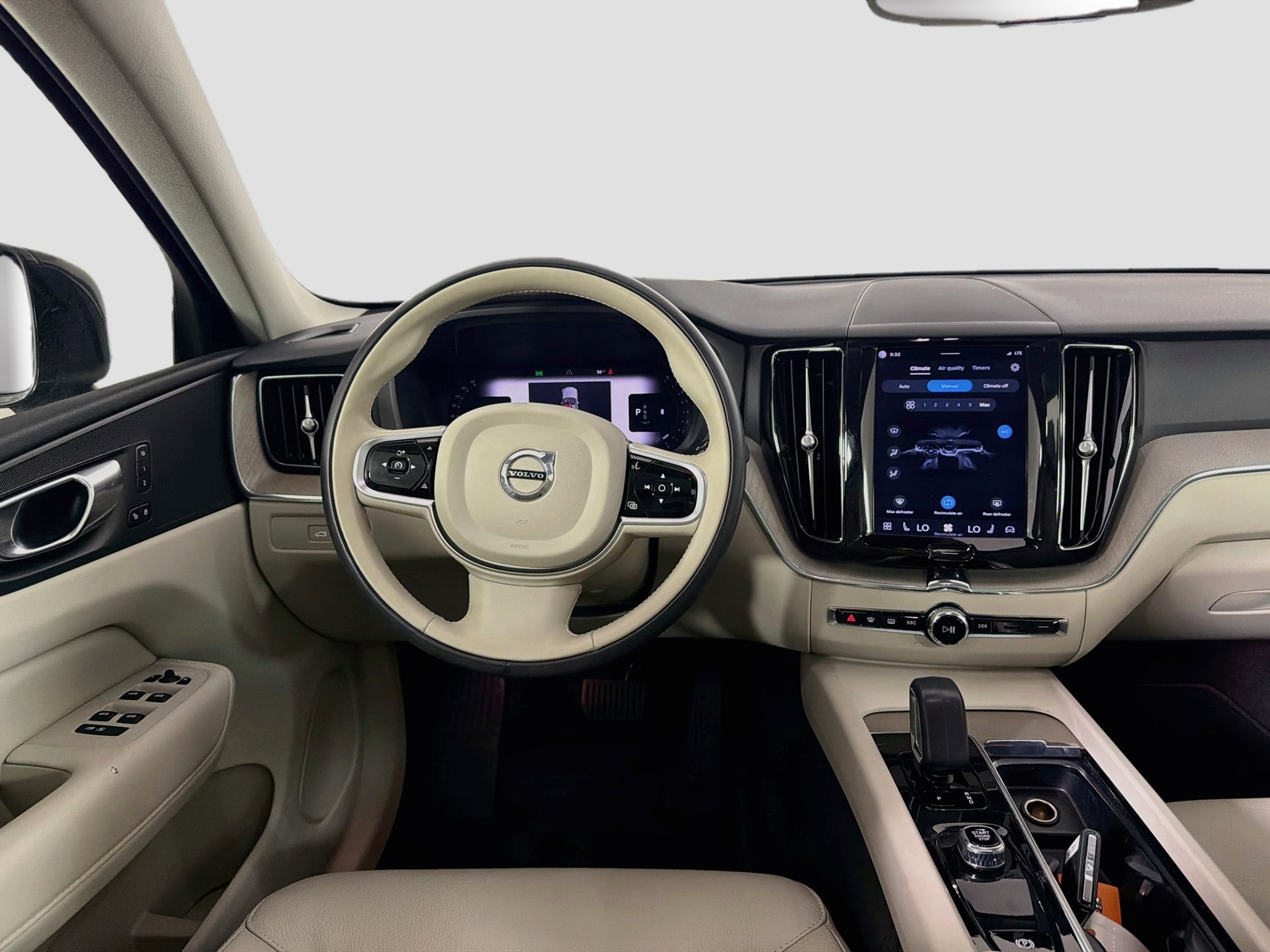 Certified 2023 Volvo XC60 B5 Plus w/ Protection Package Premier FWD image 22