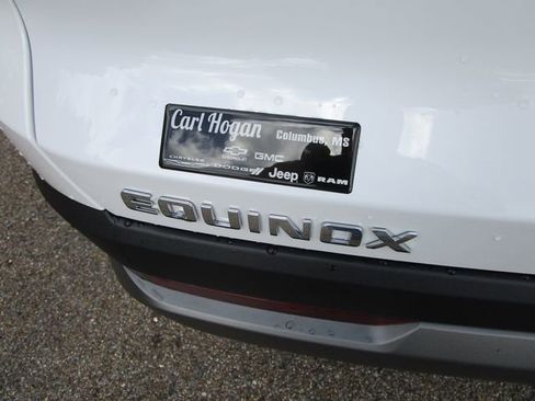 New 2026 Chevrolet Equinox LT w/ Convenience Package II FWD image 9