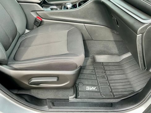 Used 2025 Jeep Grand Cherokee L Laredo image 24