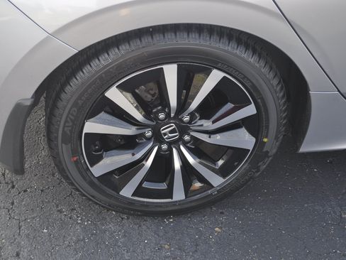 Used 2023 Honda Civic EX-L image 9
