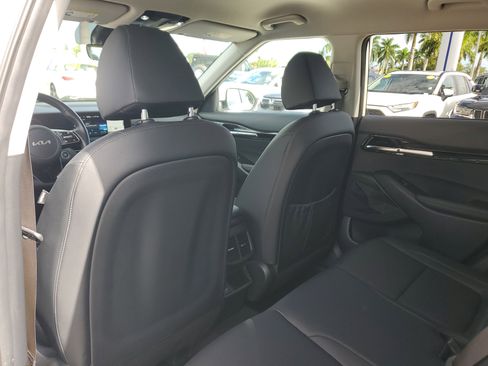 Used 2024 Kia Seltos EX image 14
