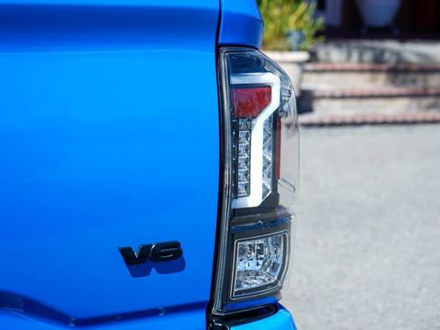 Used 2020 Toyota Tacoma TRD Off-Road w/ Technology Package image 47