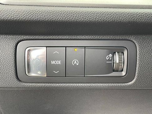 New 2025 Chevrolet Traverse LT w/ Enhanced Driving Package image 24