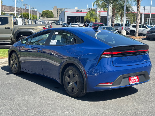 New 2027 Toyota Prius LE FWD image 11