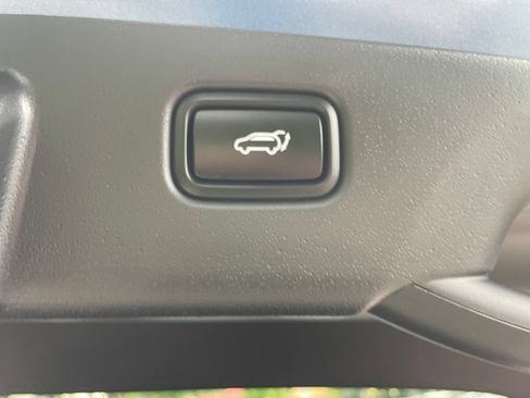 Used 2024 Kia Niro SX Touring FWD image 22