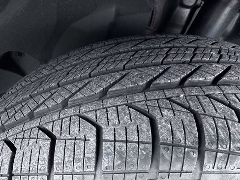 Used 2025 Mercedes-Benz GLB 250 4MATIC image 15