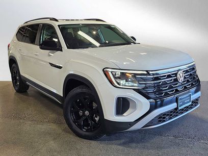 New 2025 Volkswagen Atlas Peak Edition SE