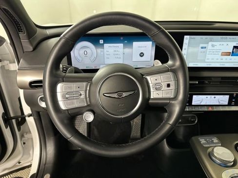 Used 2023 Genesis GV60 Advanced image 14