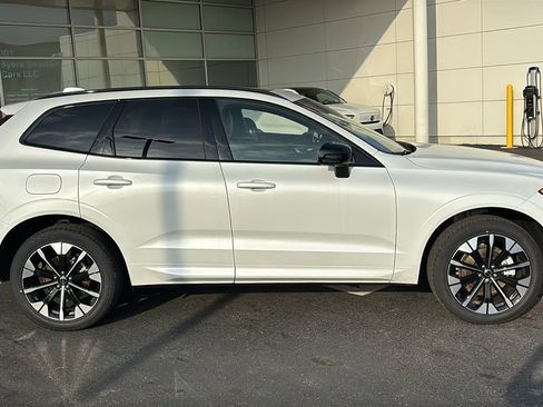 New 2026 Volvo XC60 B5 Plus w/ Protection Package Premier image 28