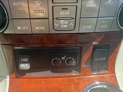 Used 2012 Toyota Highlander Limited w/ Tow Pkg FWD image 21