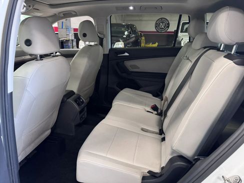 Used 2019 Volkswagen Tiguan SE w/ Panoramic Sunroof Package image 34