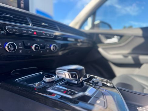 Used 2018 Audi Q7 3.0T Premium Plus w/ Premium Plus Package image 44