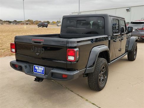 Used 2022 Jeep Gladiator Willys image 4