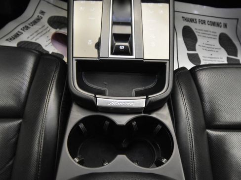 Used 2022 Porsche Macan AWD/4WD image 26