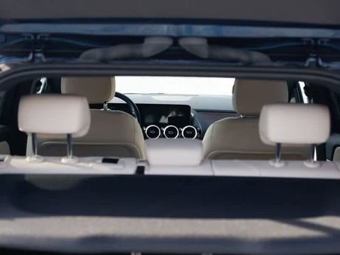 Used 2022 Mercedes-Benz GLA 250 4MATIC image 18