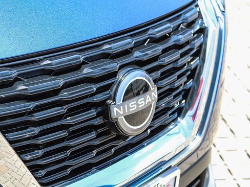 Used 2023 Nissan Rogue S FWD image 6