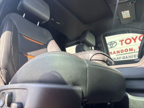 Used 2024 GMC Sierra 1500 AT4 w/ Technology Package image 27