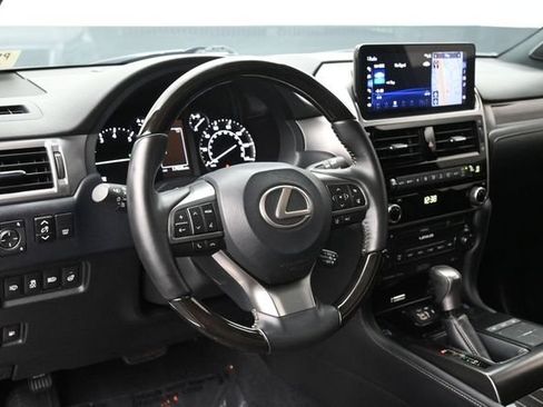 Used 2023 Lexus GX 460 Premium w/ Accessory Package AWD/4WD image 7