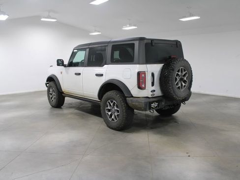Used 2024 Ford Bronco Badlands image 7