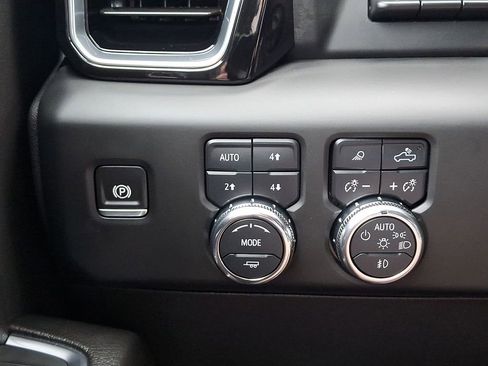 Used 2024 GMC Sierra 1500 Denali w/ Technology Package image 23