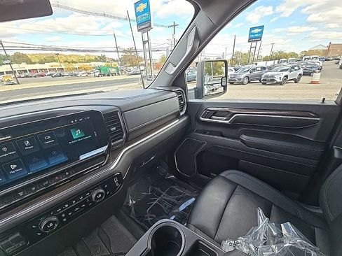 Used 2024 Chevrolet Silverado 2500 LT w/ Convenience Package image 26