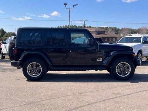 Used 2020 Jeep Wrangler Unlimited Sahara w/ Cold Weather Group image 9
