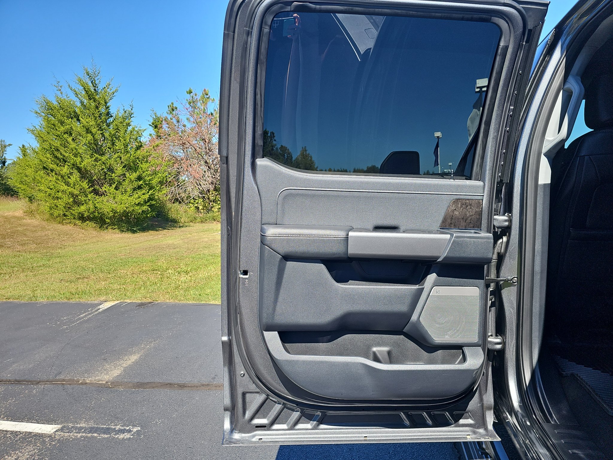Used 2026 Ford F250 Lariat w/ Black Appearance Package AWD/4WD image 19