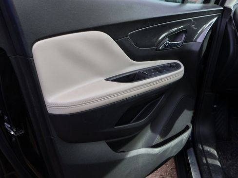 Used 2020 Buick Encore Preferred image 12