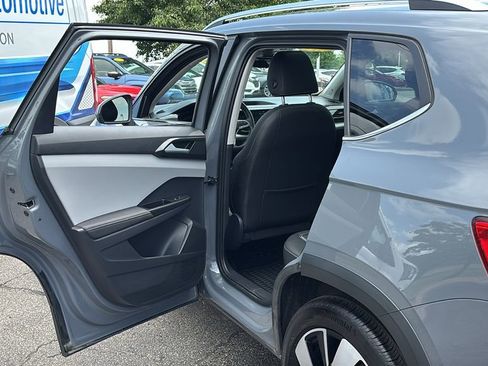 Used 2024 Volkswagen Taos SEL AWD/4WD image 27