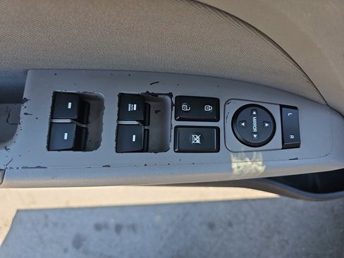 Used 2019 Hyundai Elantra SEL FWD image 24