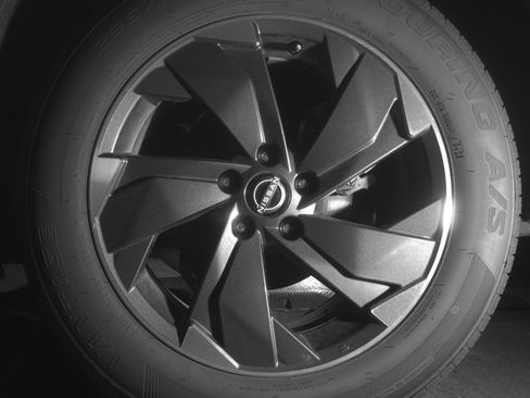 Used 2025 Nissan Rogue SV image 14