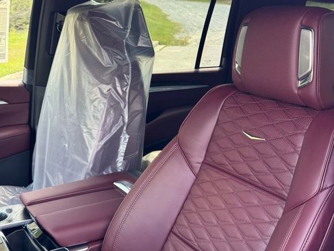 New 2026 Cadillac Escalade ESV Luxury w/ Touring Package image 17