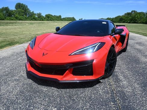 Used 2026 Chevrolet Corvette Z06 w/ Stealth Interior Trim Package RWD image 3