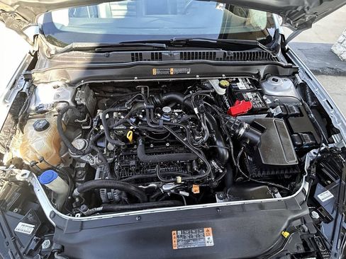 Used 2018 Ford Fusion SE FWD image 15