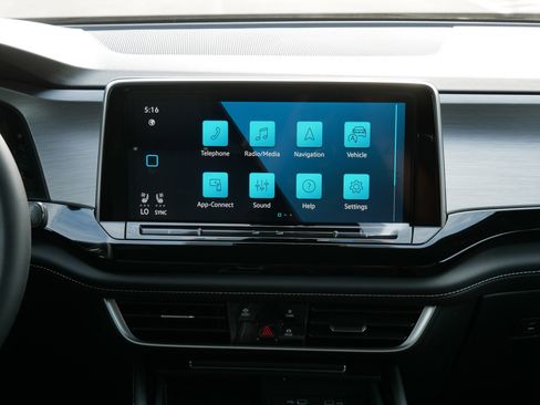 New 2025 Volkswagen Atlas Cross Sport SE image 10