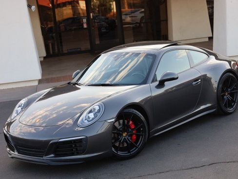 Used 2017 Porsche 911 Carrera 4S AWD/4WD image 4