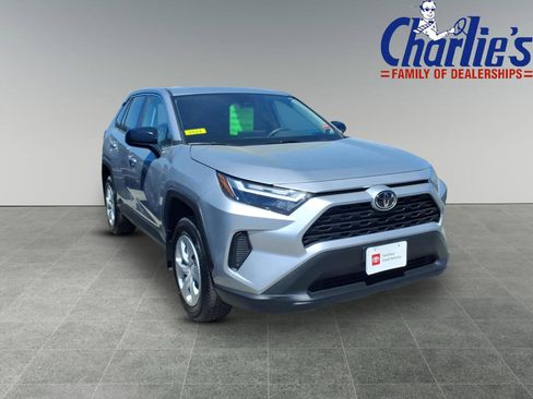 Certified 2024 Toyota RAV4 LE AWD/4WD image 3