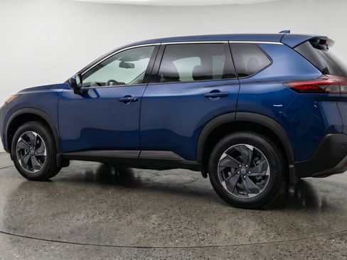 Used 2025 Nissan Rogue SV image 6