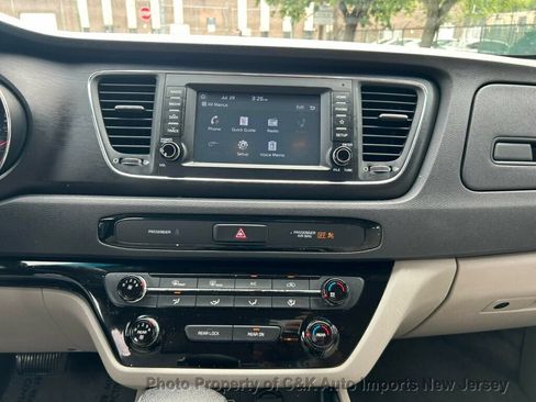 Used 2019 Kia Sedona L FWD image 48