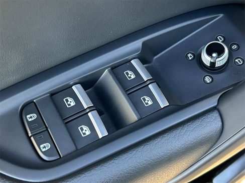 Used 2022 Audi Q5 2.0T Premium image 18