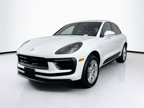 Used 2024 Porsche Macan Turbo image 2