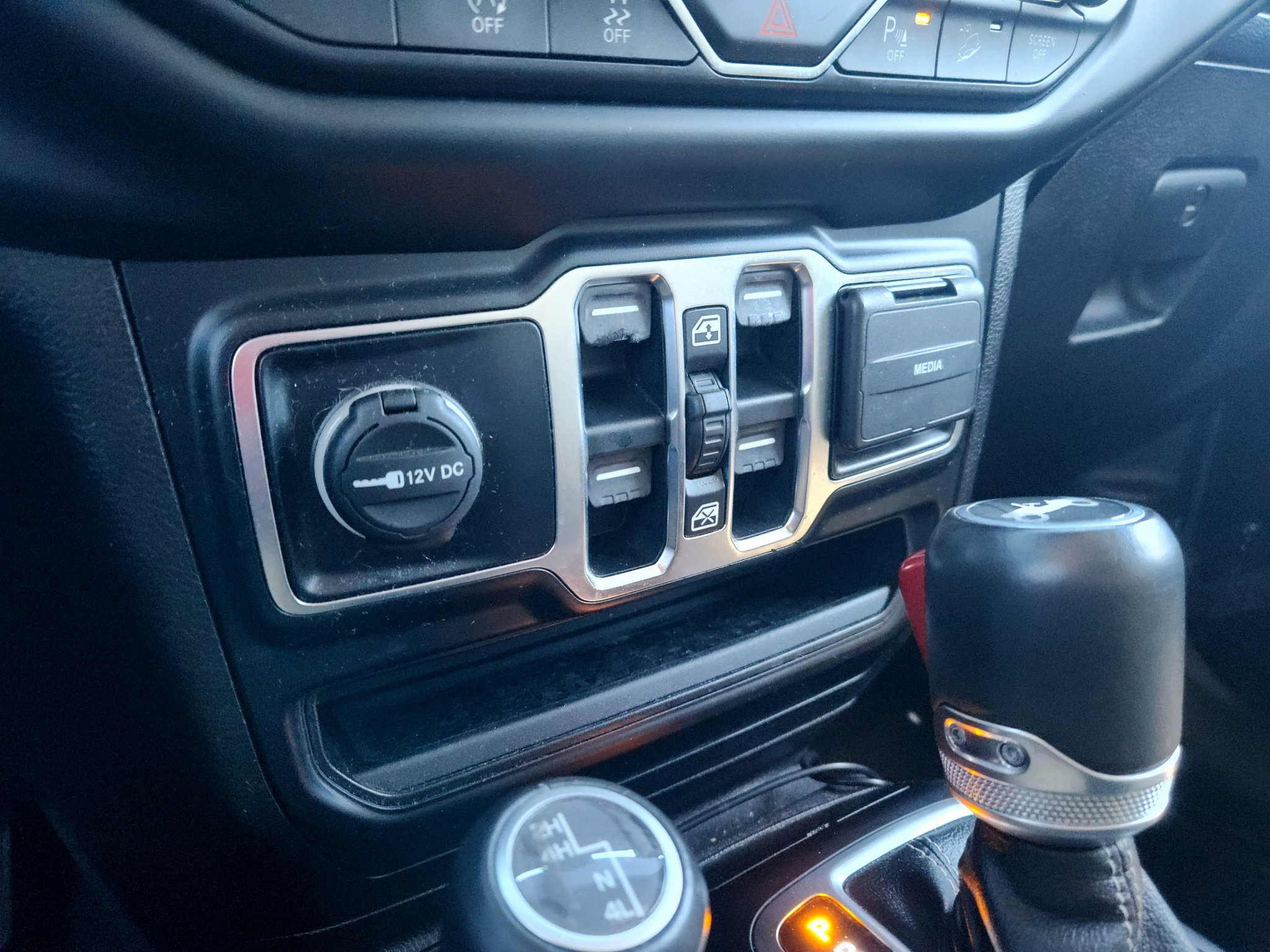 Used 2019 Jeep Wrangler Unlimited Sahara AWD/4WD image 28