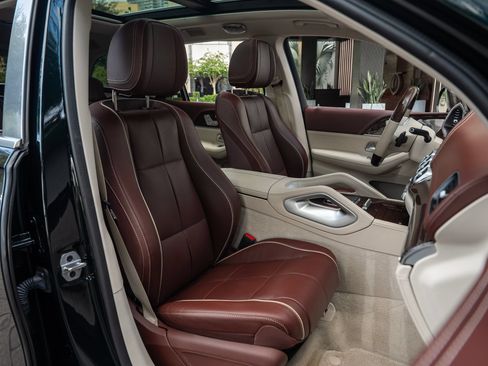 Used 2023 Mercedes-Benz Maybach GLS 600 4MATIC image 21