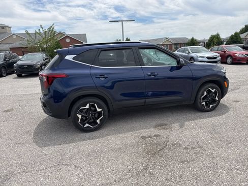 Used 2024 Kia Seltos EX AWD/4WD image 10