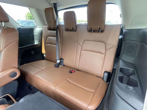 Used 2022 Nissan Pathfinder Platinum w/ Cargo Package AWD/4WD image 12