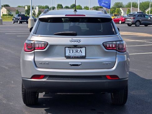 Used 2024 Jeep Compass Latitude AWD/4WD image 13