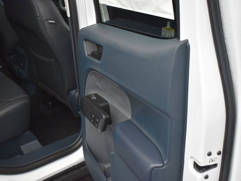 New 2025 Ford Maverick Lariat w/ Black Appearance Package image 17