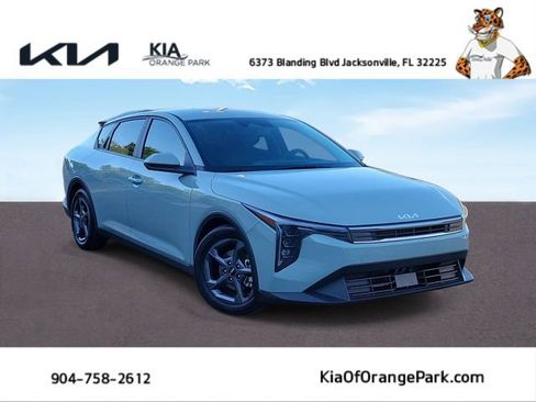 Used 2025 Kia K4 LXS FWD image 1